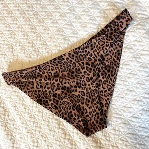Skatie Cheryl bottom in Kualoa leopard / cheetah print.  Size Large (L).